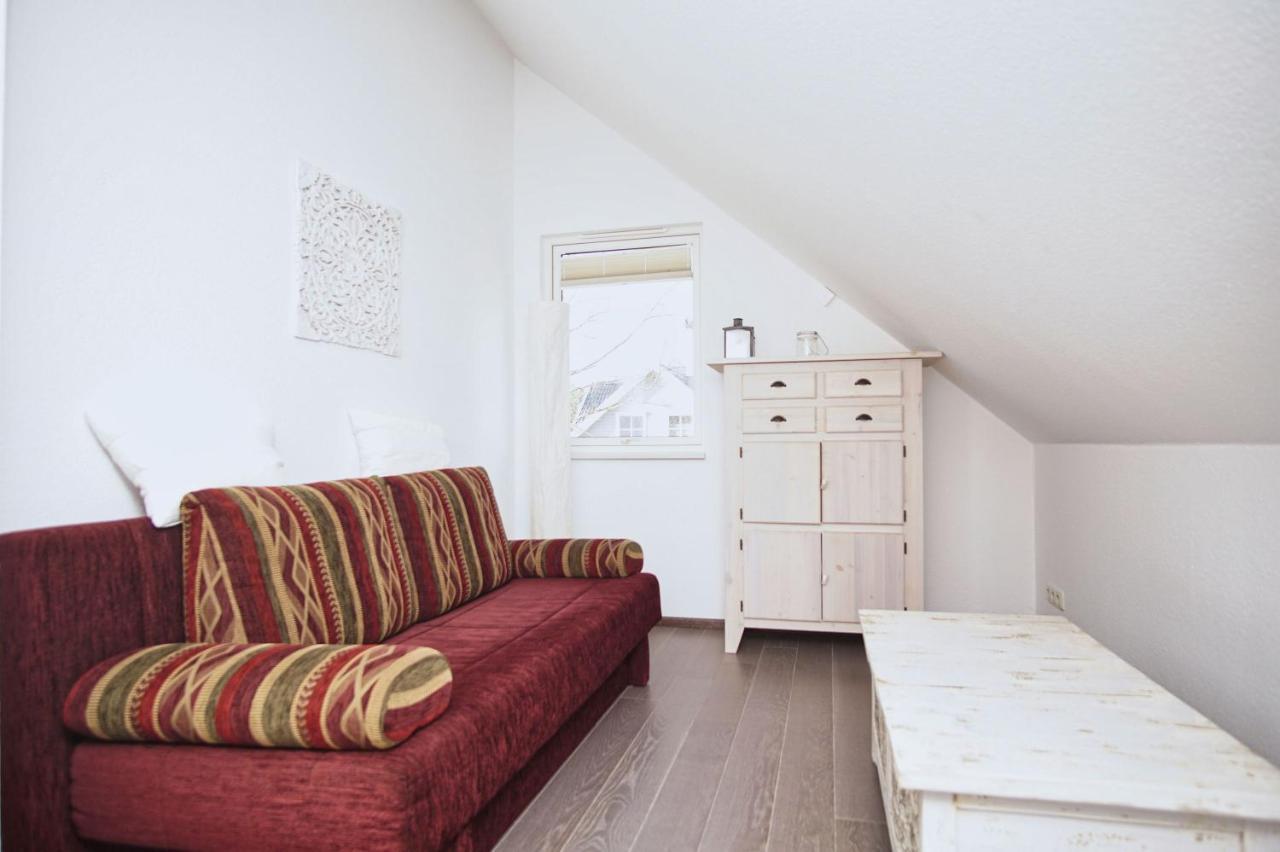Komfortables Haus Mit Kamin, Sauna, Garten, Terrasse - Ferienhaus Sternschnuppe Wiek auf Ruegen Exterior photo